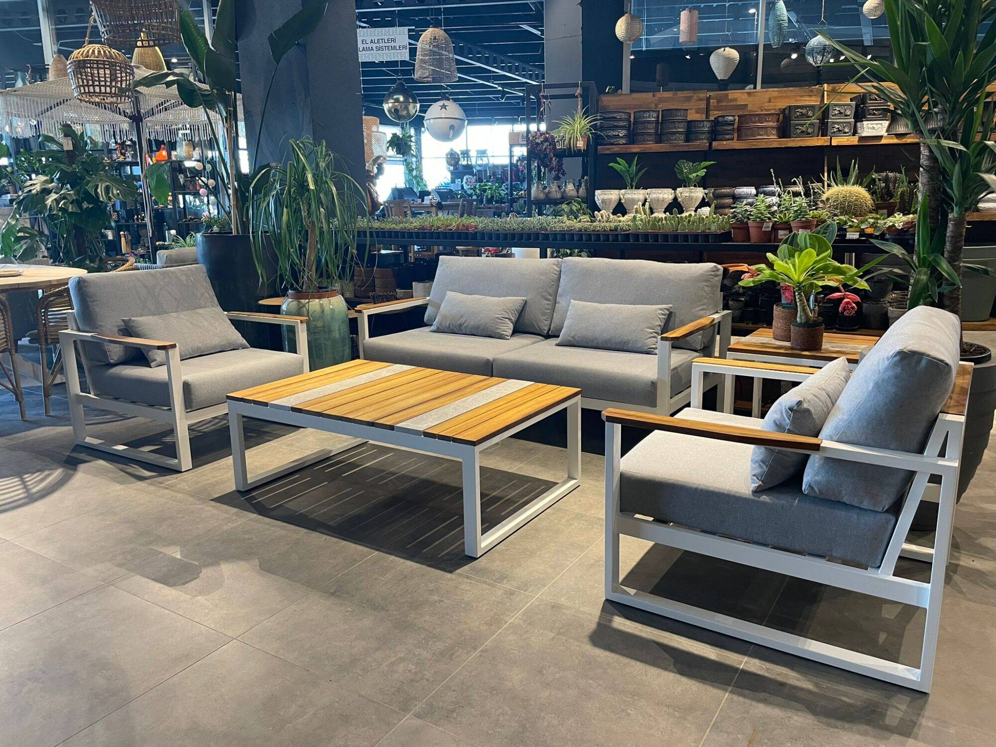 NOUVEAU ! Salon de jardin et terrasses haut de gamme disponible chez Destock Menuiserie Lingolsheim 5